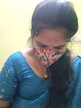 Snapshot of melina214 chatting on April 14, 2026, 5:51 pm melina214 online show from April 14, 2026, 5:51 pm