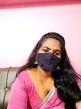 Snapshot of melina214 chatting on October 8, 2025, 4:47 am melina214 online show from October 8, 2025, 4:47 am