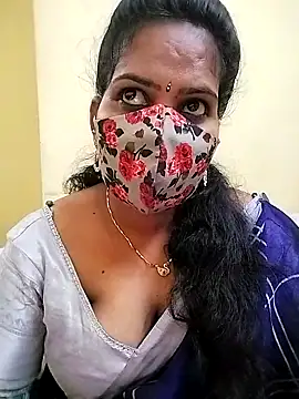 Snapshot of melina214 chatting on April 15, 2026, 6:01 pm melina214 online show from April 15, 2026, 6:01 pm