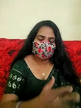 Snapshot of melina214 chatting on April 3, 2026, 8:43 am melina214 online show from April 3, 2026, 8:43 am