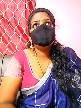 Snapshot of melina214 chatting on March 22, 2025, 5:20 pm melina214 online show from March 22, 2025, 5:20 pm