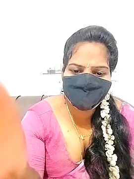 Snapshot of melina214 chatting on March 4, 2026, 4:09 am melina214 online show from March 4, 2026, 4:09 am