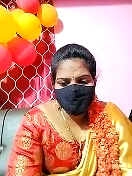 Snapshot of melina214 chatting on February 24, 2025, 4:47 pm melina214 online show from February 24, 2025, 4:47 pm