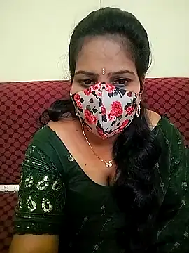 Snapshot of melina214 chatting on March 11, 2026, 1:43 am melina214 online show from March 11, 2026, 1:43 am