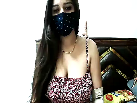 Snapshot of Gloie4u chatting on February 24, 2026, 11:33 am Gloie4u online show from February 24, 2026, 11:33 am