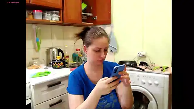 Sakura Green online show from March 18, 2025, 7:55 pm