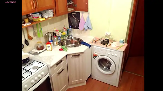 Sakura Green online show from March 22, 2025, 6:36 pm