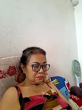 Hotestlove online show from April 4, 2026, 2:18 am