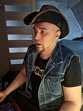 Foxyshaved online show from March 25, 2026, 8:03 am