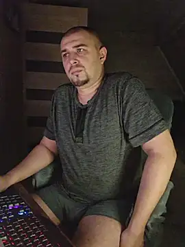 Foxyshaved online show from December 18, 2025, 5:45 am