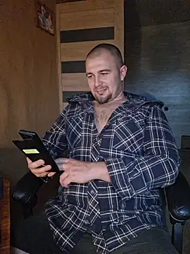 Foxyshaved online show from September 21, 2025, 5:45 am