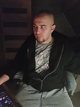 Foxyshaved online show from February 13, 2026, 5:18 am