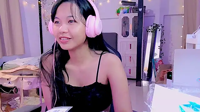Snapshot of Kana_G chatting on March 17, 2025, 1:29 pm Kana G online show from March 17, 2025, 1:29 pm