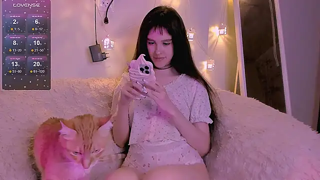 Sofagreen  online show from March 20, 2025, 7:46 pm