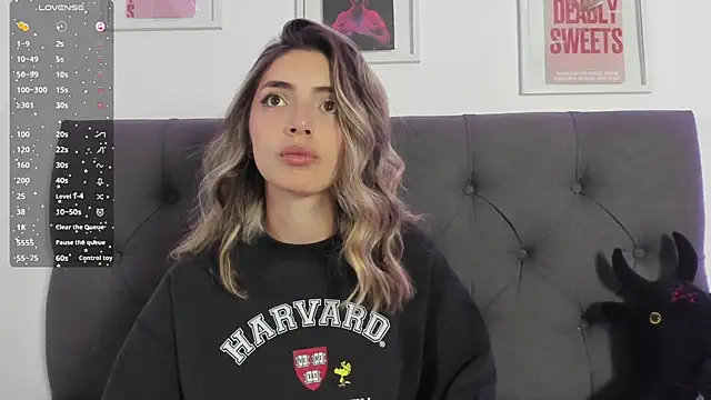 Snapshot of IsadoraGalle_ chatting on February 13, 2026, 4:07 pm IsadoraGalle online show from February 13, 2026, 4:07 pm