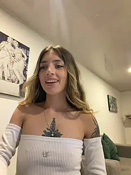 IsadoraGalle  online show from June 14, 2026, 11:17 pm