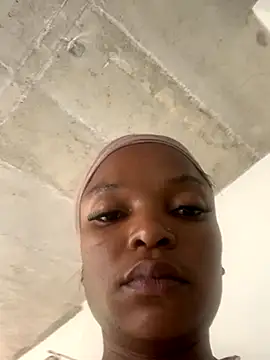 Snapshot of slimcateee chatting on November 3, 2025, 12:42 pm slimcateee online show from November 3, 2025, 12:42 pm