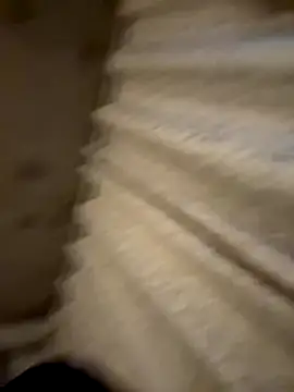 Snapshot of slimcateee chatting on November 17, 2025, 9:41 pm slimcateee online show from November 17, 2025, 9:41 pm