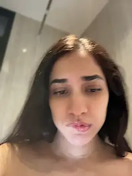 CuteeRose online show from July 4, 2026, 1:59 pm