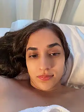 CuteeRose online show from June 20, 2026, 7:41 pm