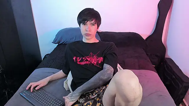 Aventure Twinks online show from November 6, 2025, 7:29 pm