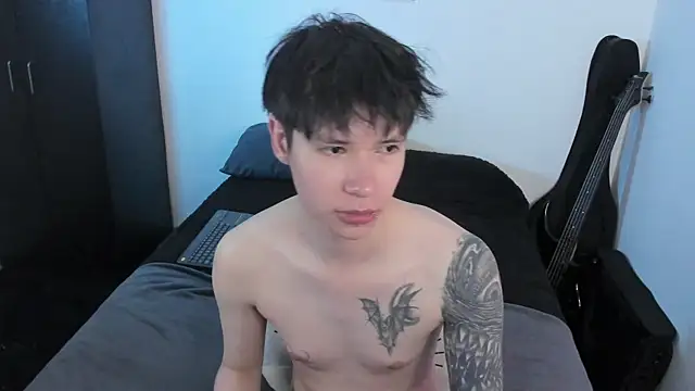 Aventure Twinks online show from June 18, 2026, 8:36 pm