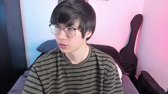 Aventure Twinks online show from December 5, 2025, 5:11 pm