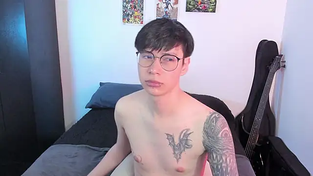 Aventure Twinks online show from June 16, 2026, 10:10 pm