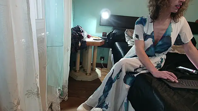 Prxscillia Tx online show from October 28, 2025, 4:17 pm