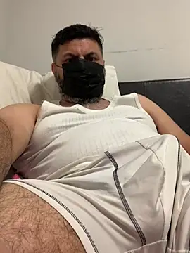 Snapshot of drain-my-balls chatting on December 14, 2024, 3:25 pm drain-my-balls online show from December 14, 2024, 3:25 pm