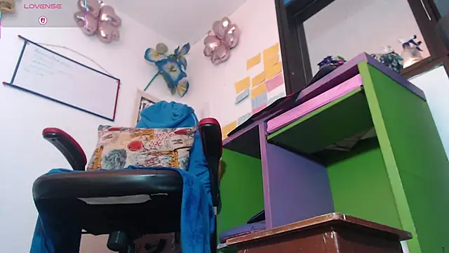 Snapshot of fantasty_nylon chatting on March 4, 2025, 3:26 pm fantasty nylon online show from March 4, 2025, 3:26 pm