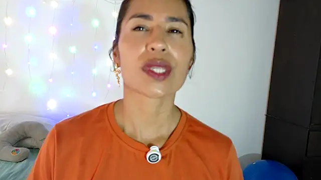 Snapshot of fantasty_nylon chatting on January 31, 2026, 7:56 pm fantasty nylon online show from January 31, 2026, 7:56 pm