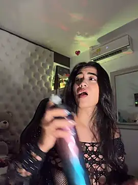ZarahEvans online show from June 17, 2026, 7:35 pm