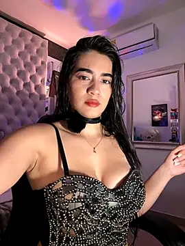 ZarahEvans online show from November 1, 2025, 3:39 pm