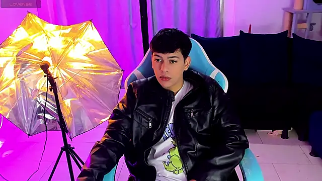 Franco Rizzo  online show from November 24, 2025, 8:09 pm