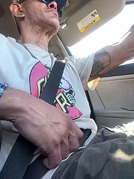 RoodoggXL online show from March 11, 2026, 6:46 pm