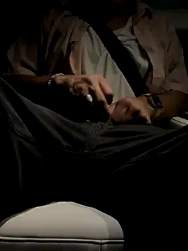 RoodoggXL online show from November 15, 2025, 2:15 am