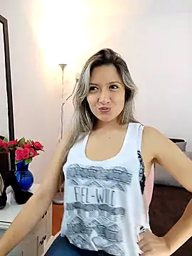 Snapshot of valeriahunter1 chatting on October 15, 2025, 7:33 pm valeriahunter1 online show from October 15, 2025, 7:33 pm