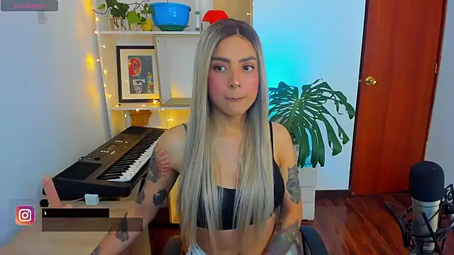 Yeriawaddell  online show from December 30, 2024, 5:44 pm