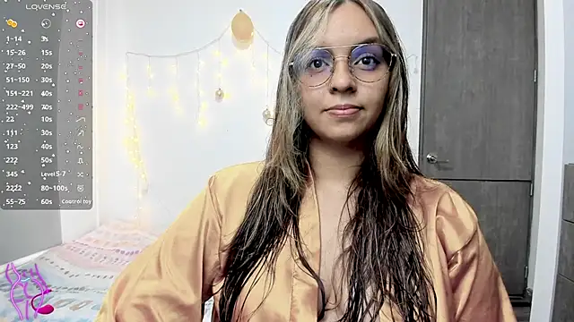 Snapshot of Valery7rose_ chatting on February 4, 2025, 10:34 pm Valery7rose online show from February 4, 2025, 10:34 pm