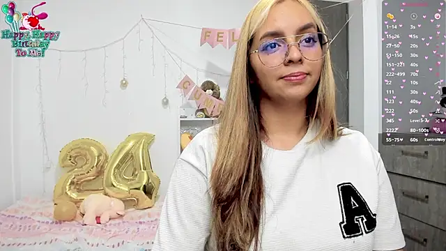 Snapshot of Valery7rose_ chatting on February 18, 2025, 9:42 pm Valery7rose online show from February 18, 2025, 9:42 pm