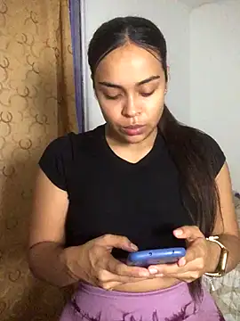 Snapshot of JuanaSimons chatting on December 13, 2025, 11:55 pm JuanaSimons online show from December 13, 2025, 11:55 pm