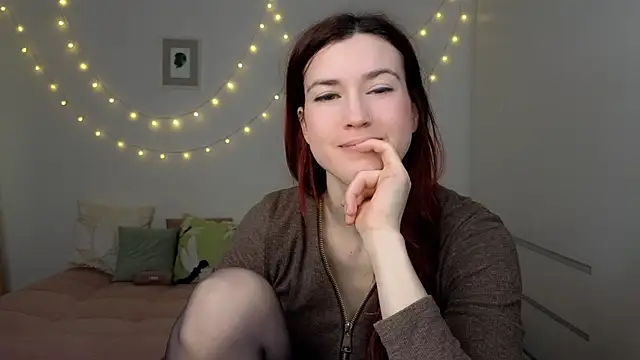 Snapshot of AliciaNewell chatting on February 11, 2026, 5:29 am AliciaNewell online show from February 11, 2026, 5:29 am