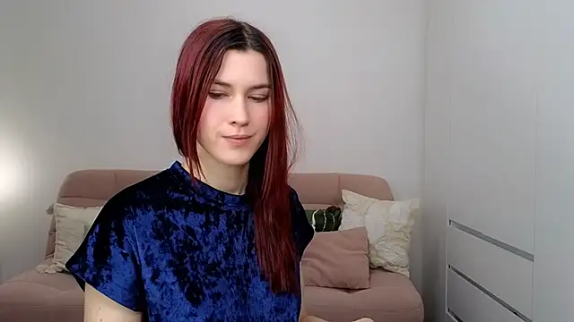 AliciaNewell online show from October 26, 2025, 8:37 am