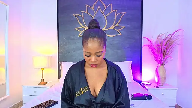 Snapshot of AlisonTravis chatting on April 11, 2026, 7:28 pm AlisonTravis online show from April 11, 2026, 7:28 pm