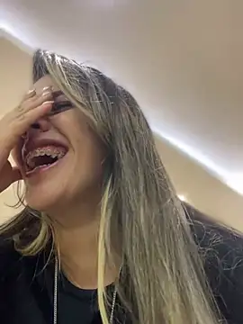 Snapshot of Emilia_Bakerr chatting on March 20, 2025, 9:35 pm Emilia Bakerr online show from March 20, 2025, 9:35 pm