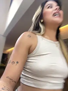 Snapshot of Emilia_Bakerr chatting on February 6, 2025, 6:35 pm Emilia Bakerr online show from February 6, 2025, 6:35 pm