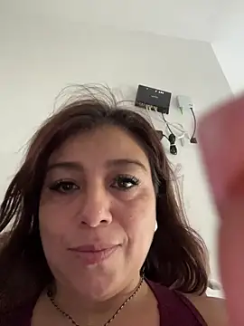 Snapshot of MrsFoucher chatting on October 26, 2025, 8:53 pm MrsFoucher online show from October 26, 2025, 8:53 pm