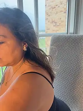 Snapshot of MrsFoucher chatting on March 18, 2025, 9:53 pm MrsFoucher online show from March 18, 2025, 9:53 pm