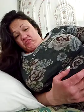 sweetkitty111 online show from March 18, 2025, 4:18 am